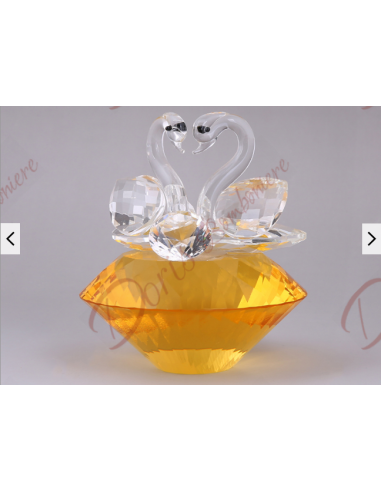 Bomboniere in cristallo coppia cigni con base colorata produzione artigianale