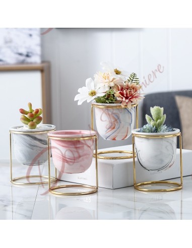 Favors vase en céramique avec support en métal de couleur or modèles assortis comme sur la photo