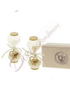 Hourglass favors with tree...