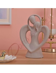 Favors 2023 wedding in love stylized statue with heart in white porcelain height 22 cm TAUPE