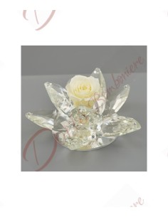 Bomboniere cristallo fiore con 8 petali con rosa stabilizzata eterna colore panna cm 13 con scatola a led