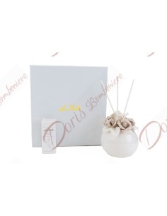Bomboniere nuova collezione le stelle profumatore porcellana bianca con fiori tortora beige