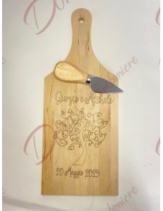 Nützliches Hochzeitsgeschenk Personalisiertes Schneidebrett mit Gravur 30x12 cm aus 1 cm dickem Holz