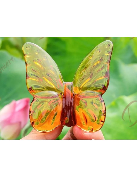 Bomboniera preziosa tema farfalla in vetro cristallato produzione artiginale bomboniere originali Bomboniera preziosa tema farfalla in vetro cristallato produzione artiginale bomboniere originali