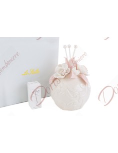 Bomboniera matrimonio 2023 nuova collazione profumatore porcellana con fiori bianchi e rosa lavorato cm 11x13
