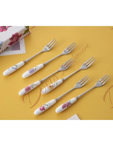 Bomboniere nozze utili da cucina set 6 forchettine per dolce con manico in ceramica fantasia floreale scatola inclusa Bomboniere nozze utili da cucina set 6 forchettine per dolce con manico in ceramica fantasia floreale scatola inclusa