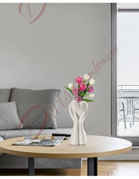 Hochzeitsbevorzugungen Hochzeit neue Kollektion weiße Porzellanvase Hände mit Herz Hochzeitsbevorzugungen Hochzeit neue Kollektion weiße Porzellanvase Hände mit Herz