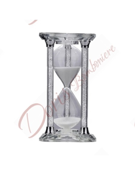 Bombonirere clessidre per matrimonio in vetro con sabbia bianca e parti in cristallo con basi a forma di cuore Bombonirere clessidre per matrimonio in vetro con sabbia bianca e parti in cristallo con basi a forma di cuore