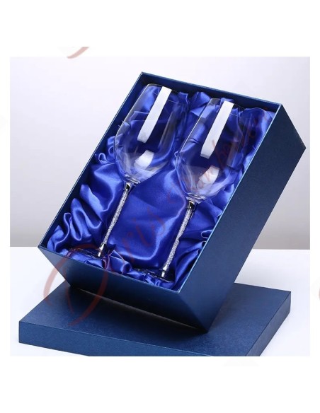Wein-Themen-Hochzeitsbevorzugungs-Set aus 2 Kelchgläsern mit Glitzerstiel und Kristallbasis Wein-Themen-Hochzeitsbevorzugungs-Set aus 2 Kelchgläsern mit Glitzerstiel und Kristallbasis