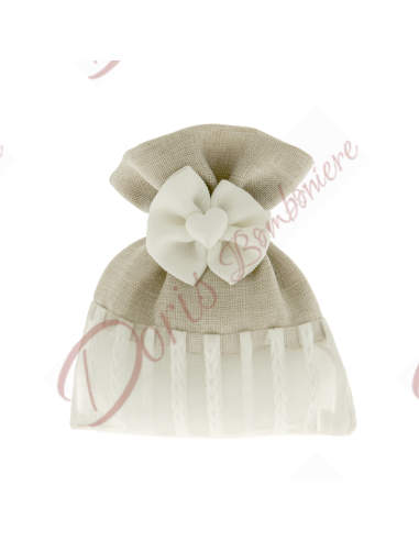 Weiße und taubengraue gezuckerte Mandeltasche komplett mit Schleife und Herz 10x12 cm