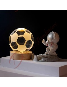 Bomboniere tema calcio utile e orginale palla da calciatore lampada a led in vetro con base legno 6 CM