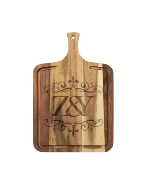 Bomboniere utili da cucina tagliere in legno con manico personalizzato con incisione Bomboniere utili da cucina tagliere in legno con manico personalizzato con incisione