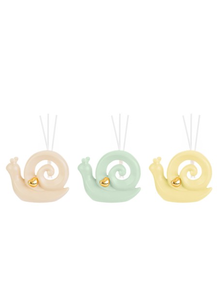 Useful snail room perfume favors in colored porcelain with a shiny gold heart Useful snail room perfume favors in colored porcelain with a shiny gold heart