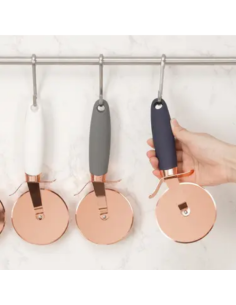 Pizza cutter favors, useful kitchen accessory for weddings 2