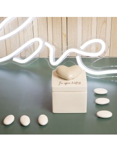 Bomboniera porta gioie in porcellana con cuore sul coperchio avorio 7.5x9 cm