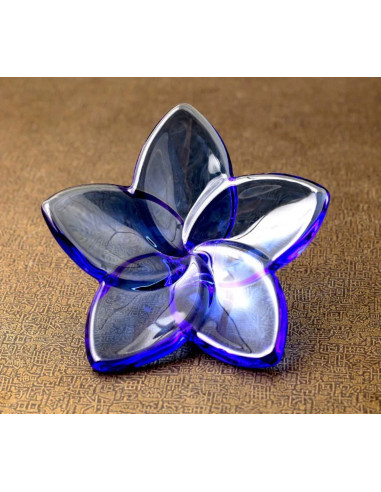 Faveur de fleur en cristal élégante et précieuse, idéale pour les mariages ou baptêmes, communions
