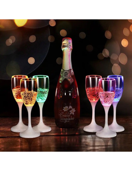 Bicchieri luminosi che si attivano con il contatto del liquido feste party matrimonio Bicchieri luminosi che si attivano con il contatto del liquido feste party matrimonio