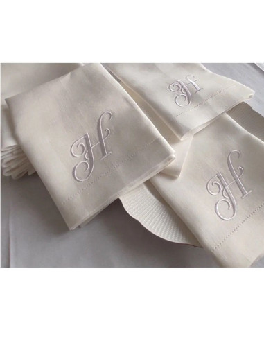 Tovaglioli in Cotone Bianco Personalizzati con Ricamo Ideali per Matrimoni e Eventi Aziendali
