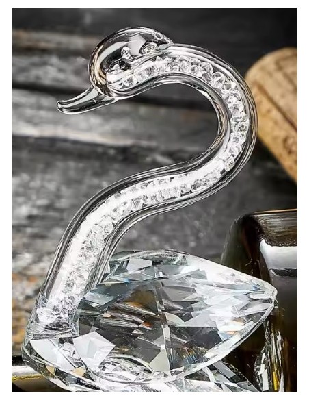 Bomboniere Tappo per bottiglia con cigno di cristallo utile originale ed elegante Bomboniere Tappo per bottiglia con cigno di cristallo utile originale ed elegante