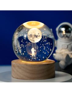 LED-Lampe „Astronaut auf dem Mond“, 8 cm – Exklusives Gastgeschenk mit USB-Holzsockel