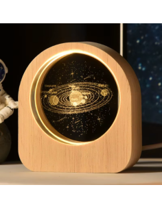 Sonnensystem-LED-Lampe – 3D-Kristall und USB-Holz | Astronomie-Geschenk 2026