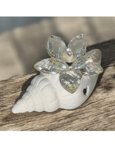 LED-beleuchtete Porzellanmuschel mit Kristallblume – Elegantes, 17 cm großes Gastgeschenk