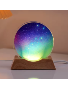 LED-Kugellampe mit Aurora-Borealis-Effekt und elegantem Holzsockel, 8 cm