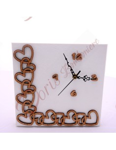 HORLOGE CARRÉE AGAPANTO LINE AVEC COEURS CHAÎNE EN BOIS 12X12