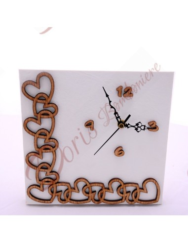 LINEA AGAPANTO OROLOGIO QUADRATO C/ CATENA CUORI IN LEGNO 16X16