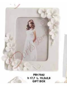 PHOTO FRAME WITH FLOWERS 17.7 CM. PORCELAIN BOX INCLUDED