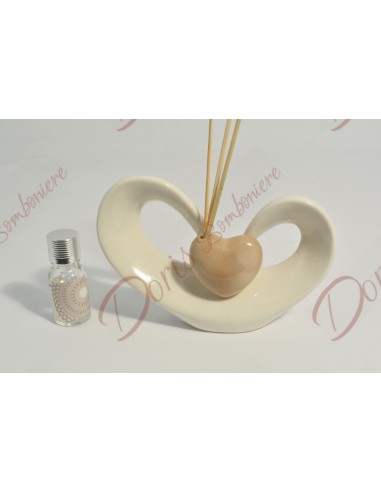 Two-tone heart diffuser with essence