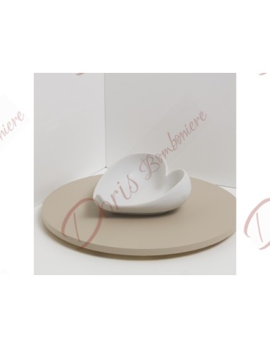 Bomboniera per matrimonio utile Svuotatasche cuore singolo in porcellana bianca cm 16x15x6 Marca Claraluna