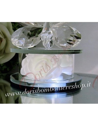 Bonbonnières papillon en cristal avec lumière led et roses dans la base de 9 cm