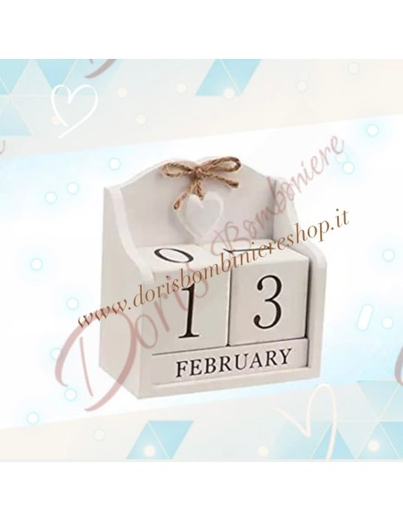 Bomboniere Calendario perpetuo in legno con cuore bianco 14.5x8x15 cm h Bomboniere Calendario perpetuo in legno con cuore bianco 14.5x8x15 cm h