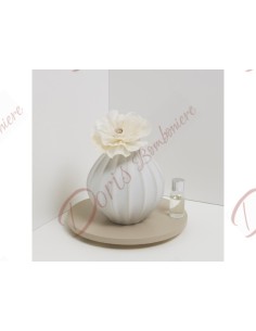 White perfume diffuser with large size flower with essence kit