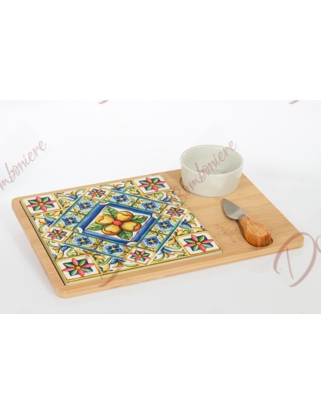 Bomboniera regalo utile Solidale Cuorematto Antipastiera con tagliere e coltellino 32x22 Bomboniera regalo utile Solidale Cuorematto Antipastiera con tagliere e coltellino 32x22