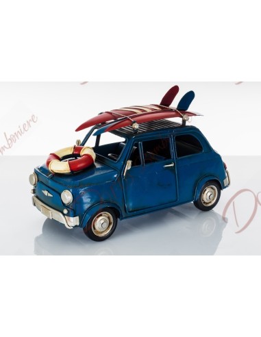 Dim. 26*12*15 auto antica blu in latta con tavola da surf sul bagagliaio e salvagente sul confano. misure 26x12x15 cm Dim. 26*12*15 auto antica blu in latta con tavola da surf sul bagagliaio e salvagente sul confano. misure 26x12x15 cm
