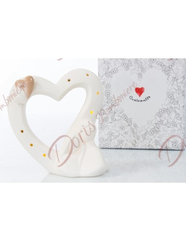 Dim. 5*12*12 cuore in bisquit con sposi e luce led in elegante scatola regalo serigrafata Dim. 5*12*12 cuore in bisquit con sposi e luce led in elegante scatola regalo serigrafata